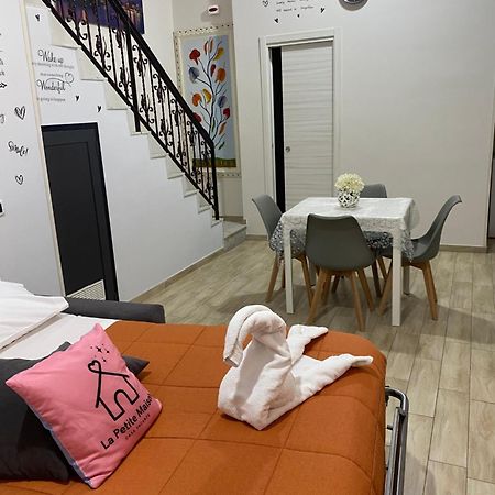 La Petite Maison Naples Luaran gambar