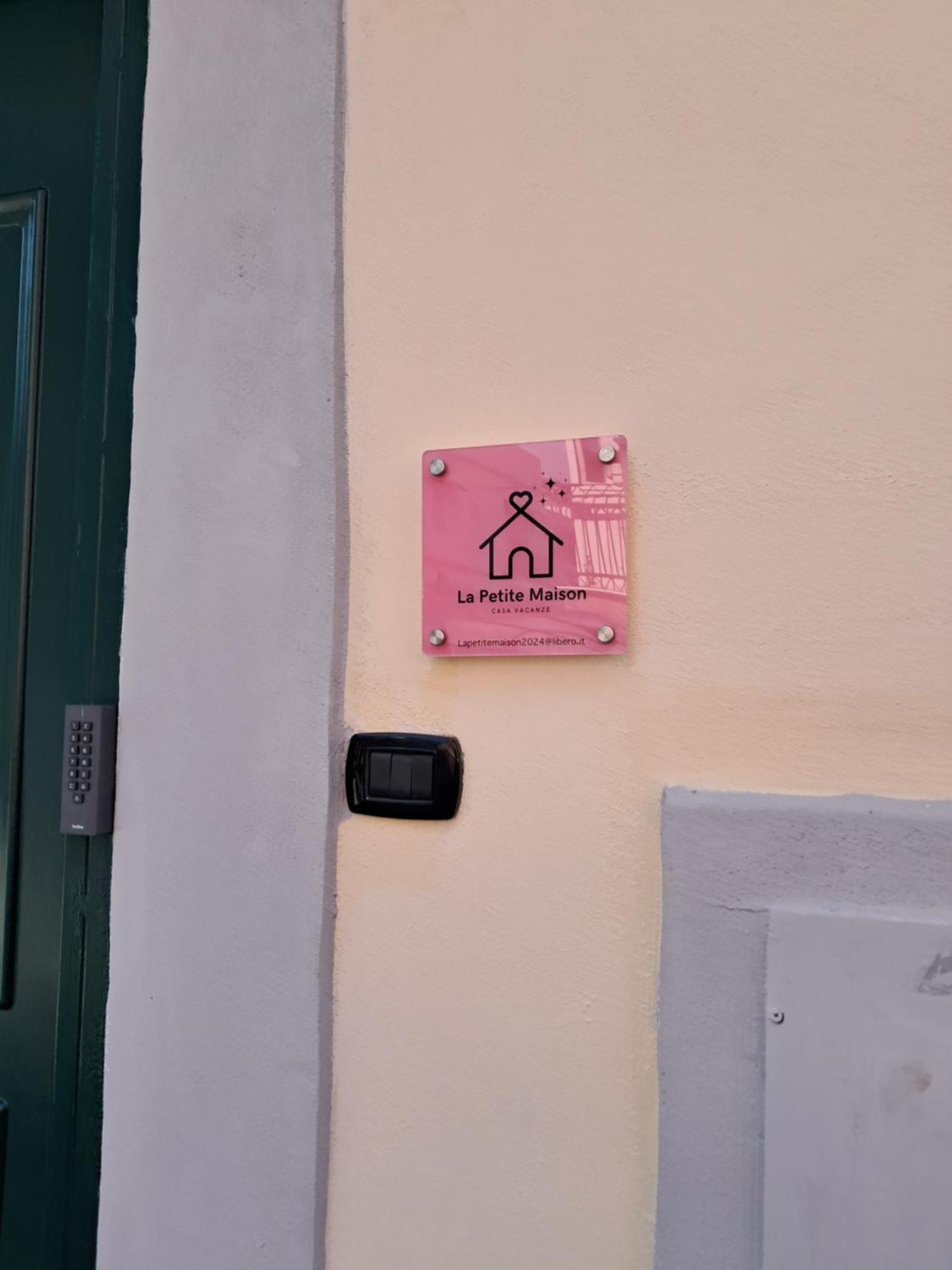 La Petite Maison Naples Luaran gambar